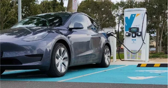 EV charging at an Evie Networks RTM site